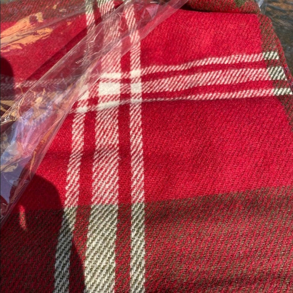 🍁🍂 Checkered Poncho ~ One size 🍂🍁 - Picture 4 of 4